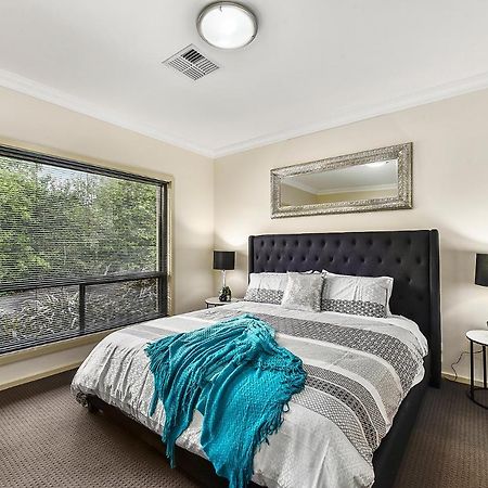 Accommodation On Lansell 1 Being Unit 1 Of 6 Lansell Street Mount Gambier Eksteriør billede