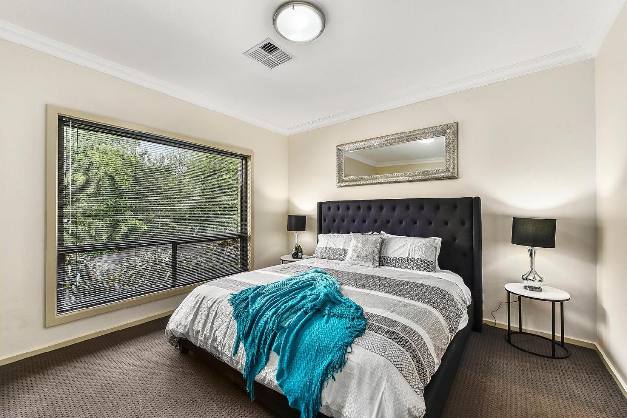 Accommodation On Lansell 1 Being Unit 1 Of 6 Lansell Street Mount Gambier Eksteriør billede