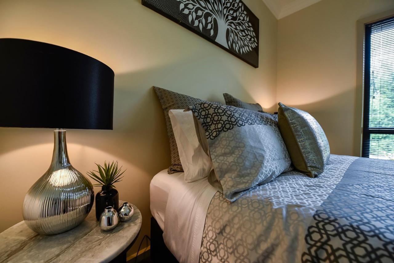 Accommodation On Lansell 1 Being Unit 1 Of 6 Lansell Street Mount Gambier Eksteriør billede