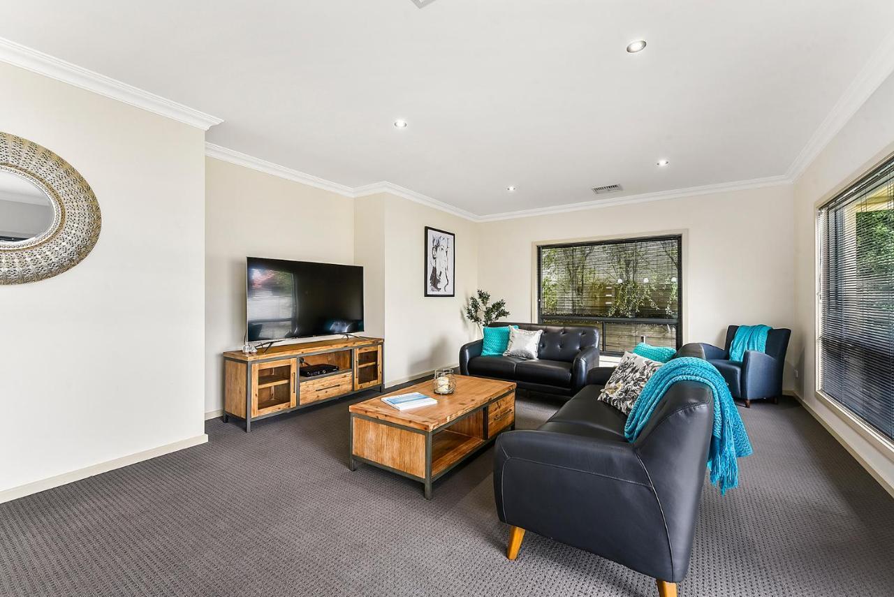 Accommodation On Lansell 1 Being Unit 1 Of 6 Lansell Street Mount Gambier Eksteriør billede