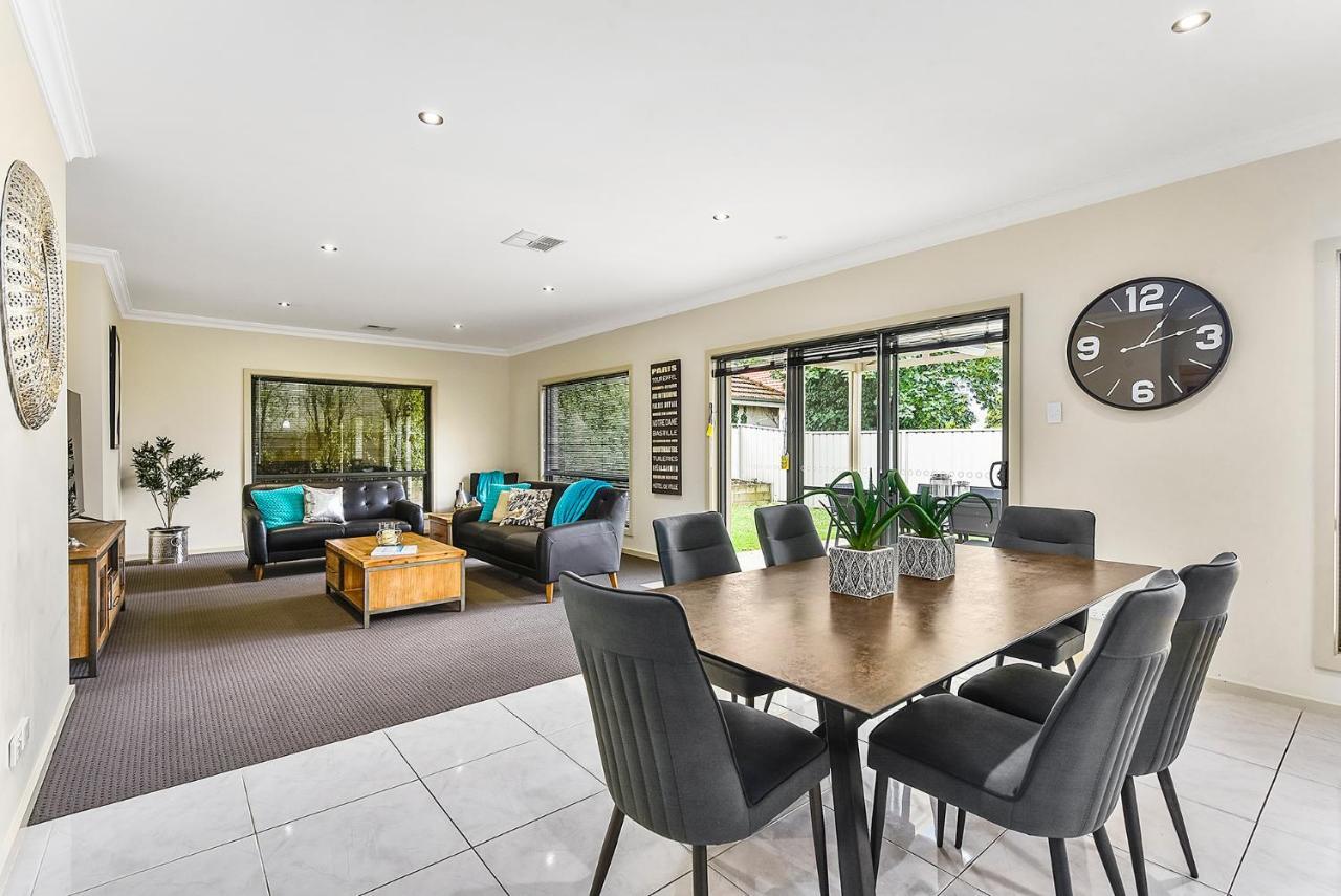 Accommodation On Lansell 1 Being Unit 1 Of 6 Lansell Street Mount Gambier Eksteriør billede