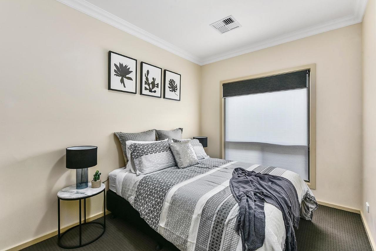 Accommodation On Lansell 1 Being Unit 1 Of 6 Lansell Street Mount Gambier Eksteriør billede