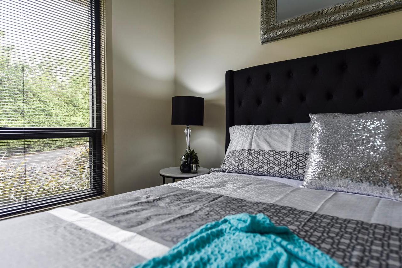 Accommodation On Lansell 1 Being Unit 1 Of 6 Lansell Street Mount Gambier Eksteriør billede
