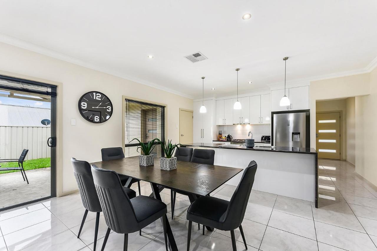 Accommodation On Lansell 1 Being Unit 1 Of 6 Lansell Street Mount Gambier Eksteriør billede
